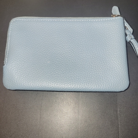 EUC Coach pebbled leather wristlet double zip - Picture 12 of 13